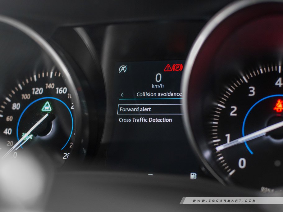 https://i.i-sgcm.com/new_cars/cars/11879/11879_g56
