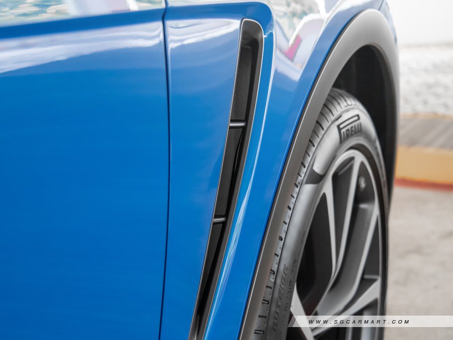 https://i.i-sgcm.com/new_cars/cars/11879/11879_g76