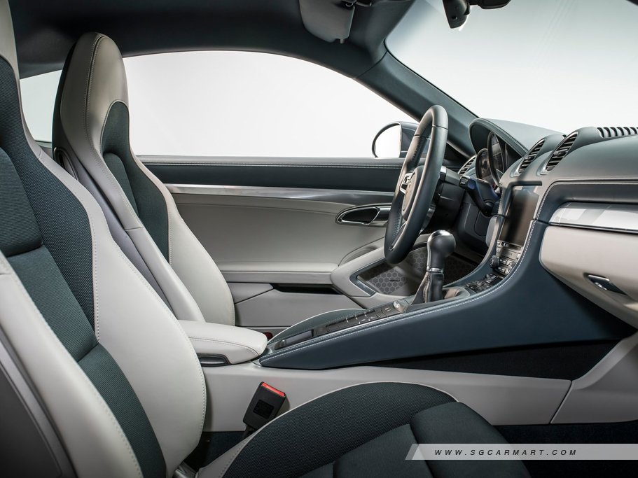 https://i.i-sgcm.com/new_cars/cars/11880/11880_g11