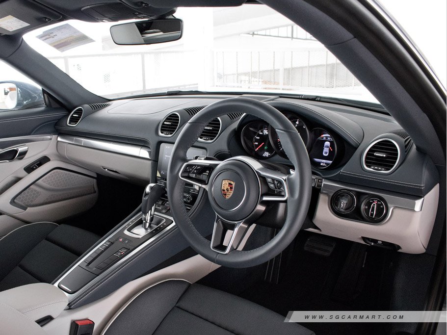 https://i.i-sgcm.com/new_cars/cars/11880/11880_g26