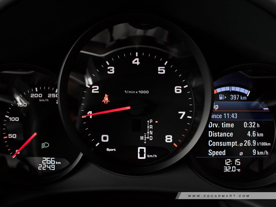 https://i.i-sgcm.com/new_cars/cars/11880/11880_g27