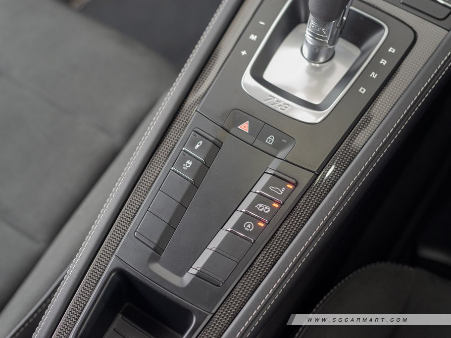 https://i.i-sgcm.com/new_cars/cars/11880/11880_g56