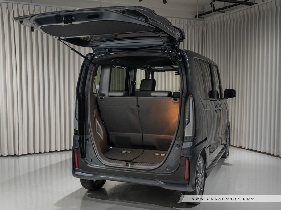 https://i.i-sgcm.com/new_cars/cars/11881/11881_g125