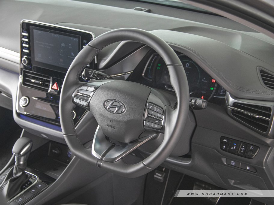 https://i.i-sgcm.com/new_cars/cars/11898/11898_g94