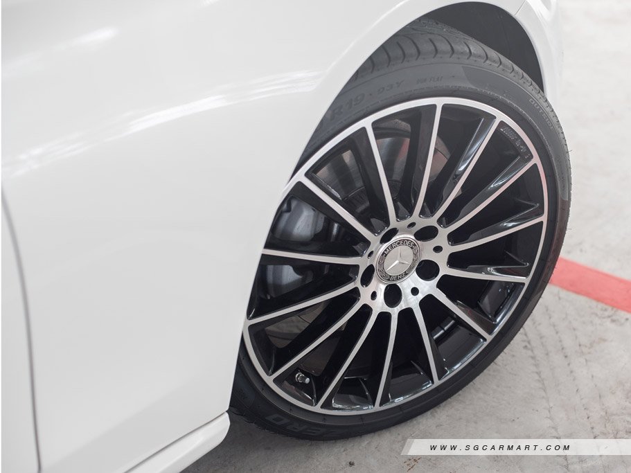https://i.i-sgcm.com/new_cars/cars/11900/11900_g40