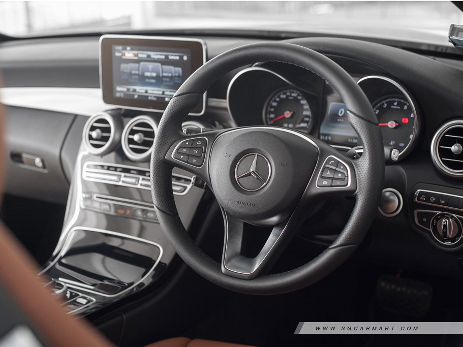 https://i.i-sgcm.com/new_cars/cars/11900/11900_g46
