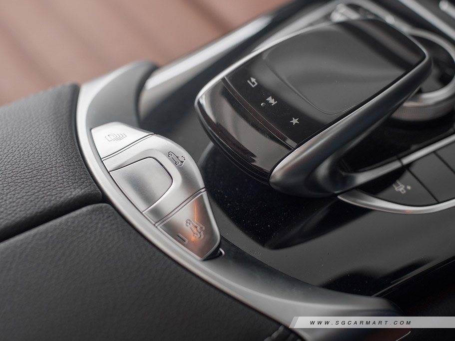 https://i.i-sgcm.com/new_cars/cars/11900/11900_g56