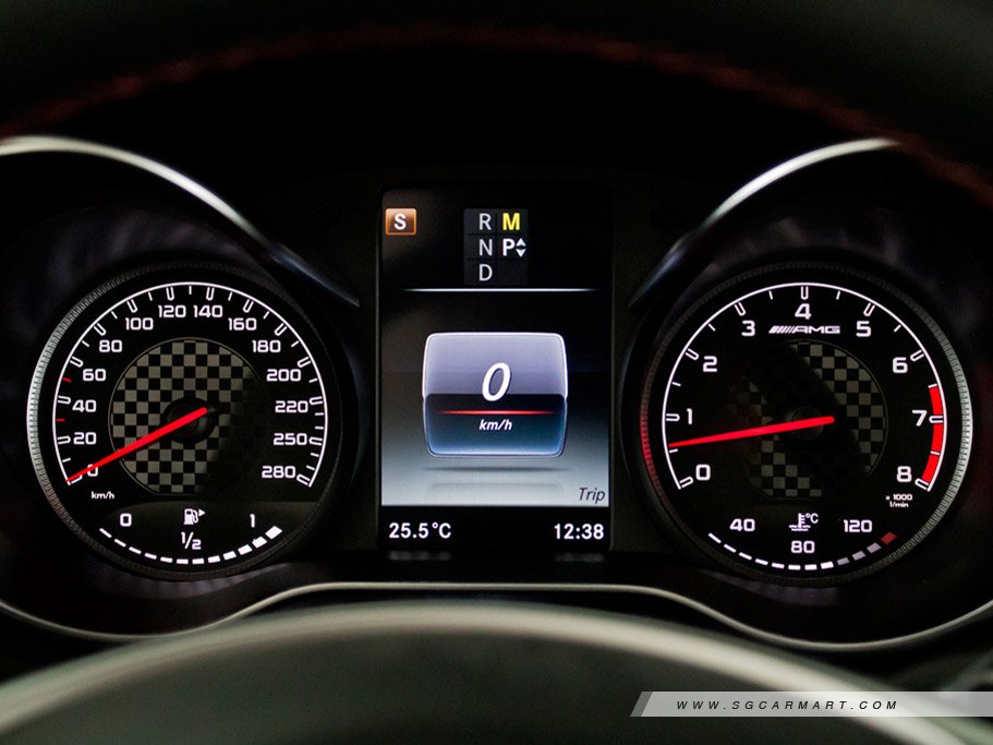 https://i.i-sgcm.com/new_cars/cars/11900/11900_g77