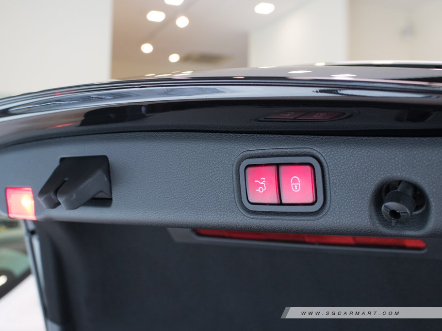 https://i.i-sgcm.com/new_cars/cars/11903/11903_g118