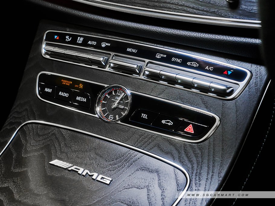 https://i.i-sgcm.com/new_cars/cars/11903/11903_g152