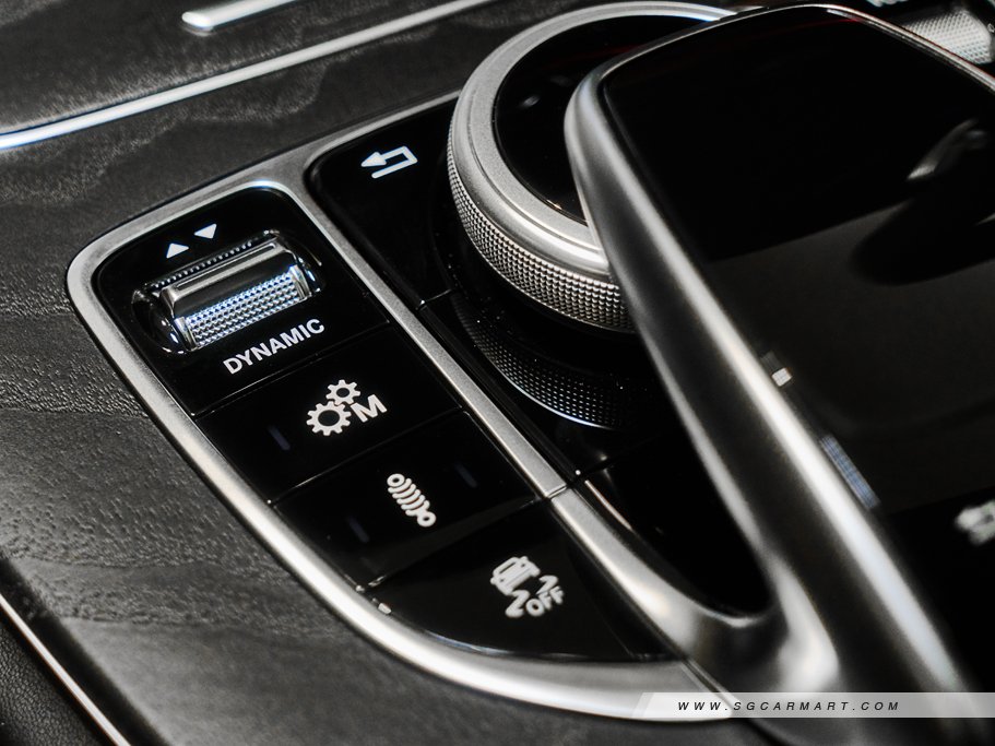 https://i.i-sgcm.com/new_cars/cars/11903/11903_g156