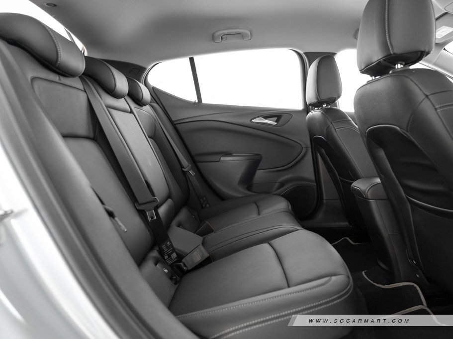 https://i.i-sgcm.com/new_cars/cars/11904/11904_g85