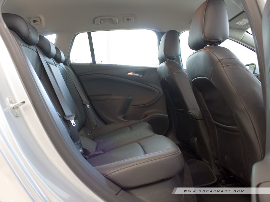 https://i.i-sgcm.com/new_cars/cars/11905/11905_g23