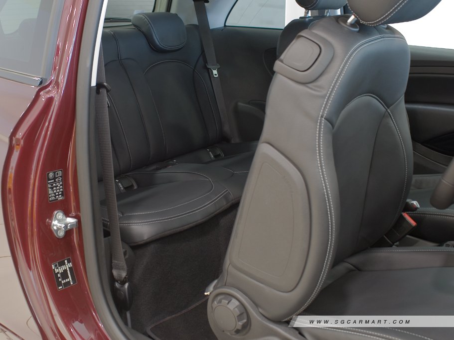 https://i.i-sgcm.com/new_cars/cars/11906/11906_g10