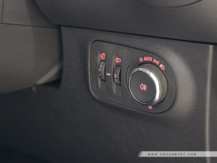 https://i.i-sgcm.com/new_cars/cars/11906/11906_g19