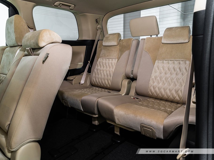 https://i.i-sgcm.com/new_cars/cars/11911/11911_g102