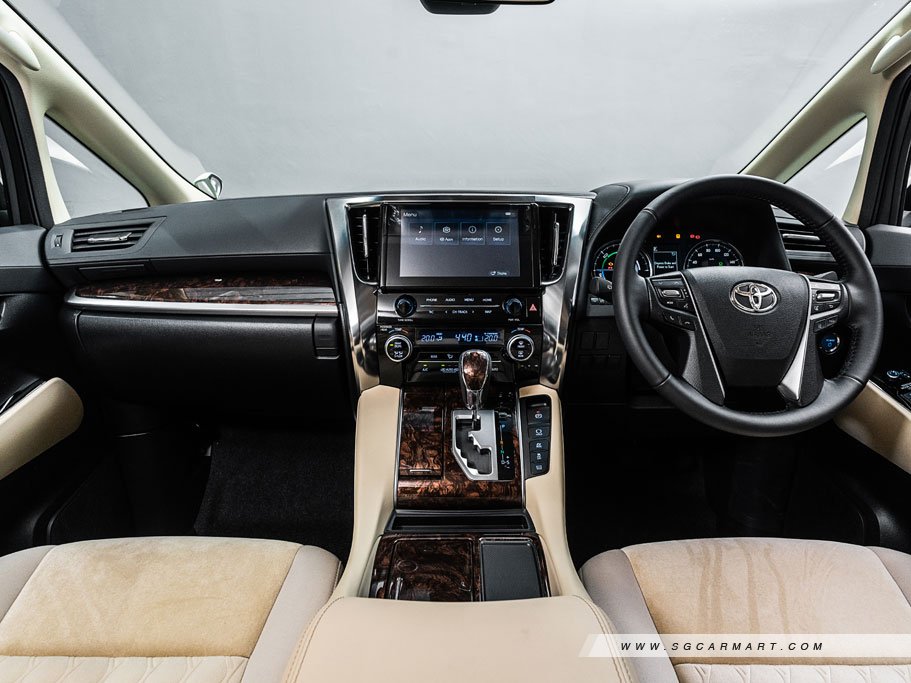 https://i.i-sgcm.com/new_cars/cars/11911/11911_g103