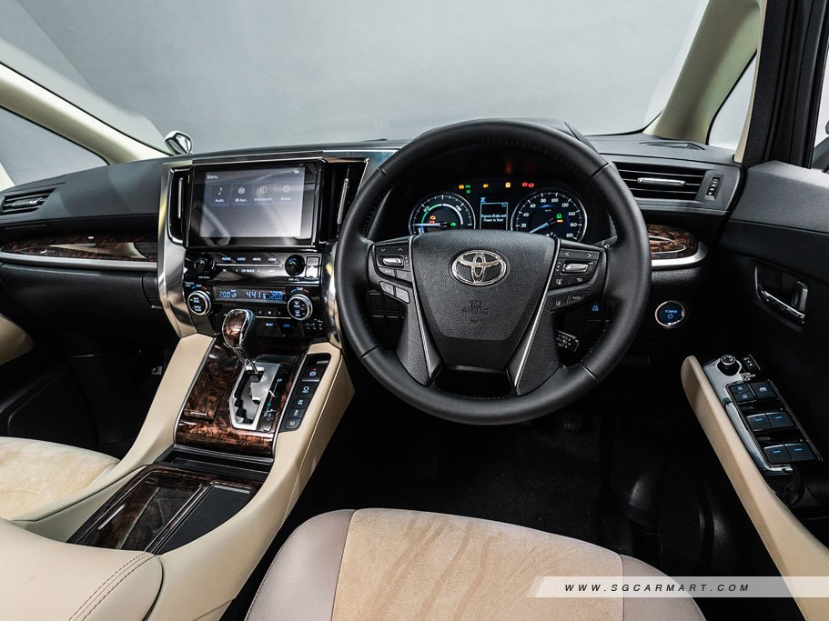 https://i.i-sgcm.com/new_cars/cars/11911/11911_g104