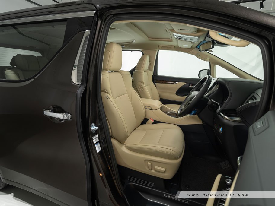 https://i.i-sgcm.com/new_cars/cars/11911/11911_g129