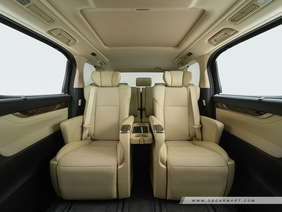 https://i.i-sgcm.com/new_cars/cars/11911/11911_g135