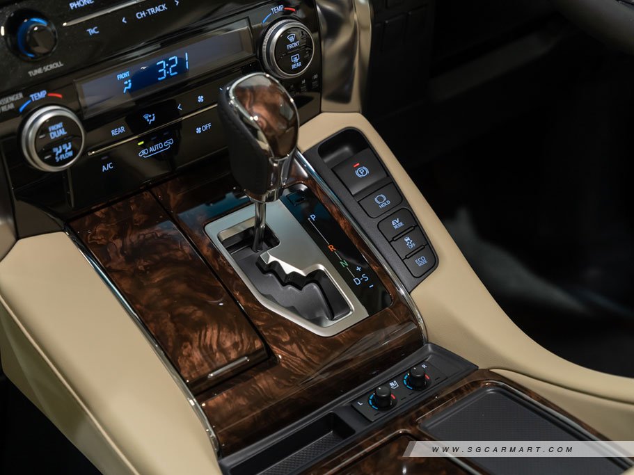 https://i.i-sgcm.com/new_cars/cars/11911/11911_g140