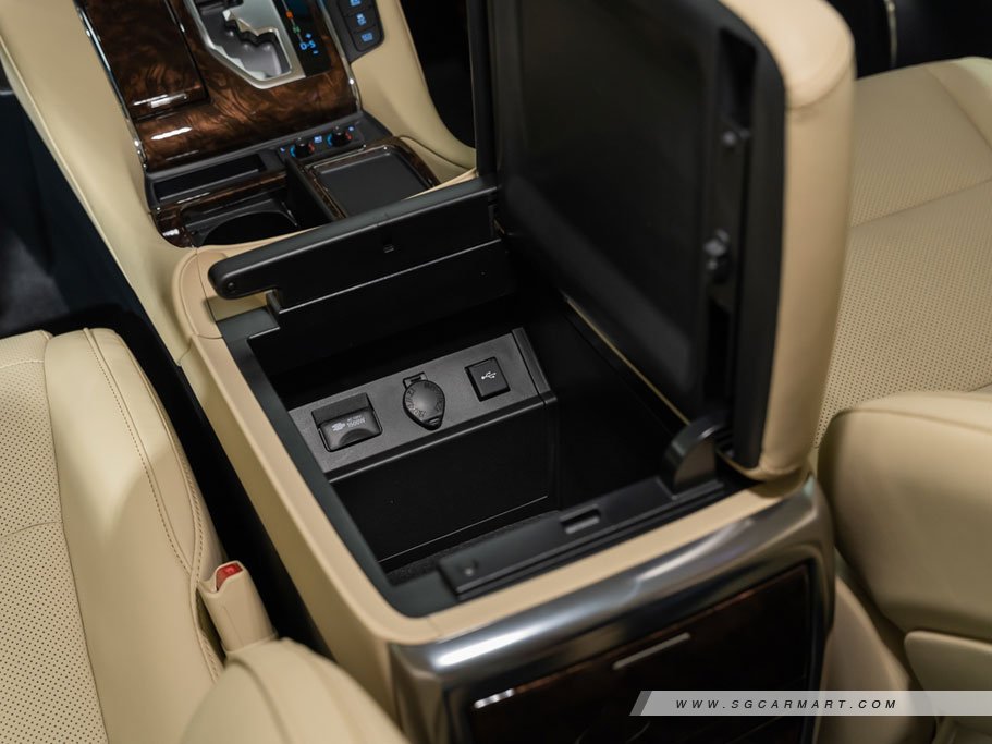 https://i.i-sgcm.com/new_cars/cars/11911/11911_g142