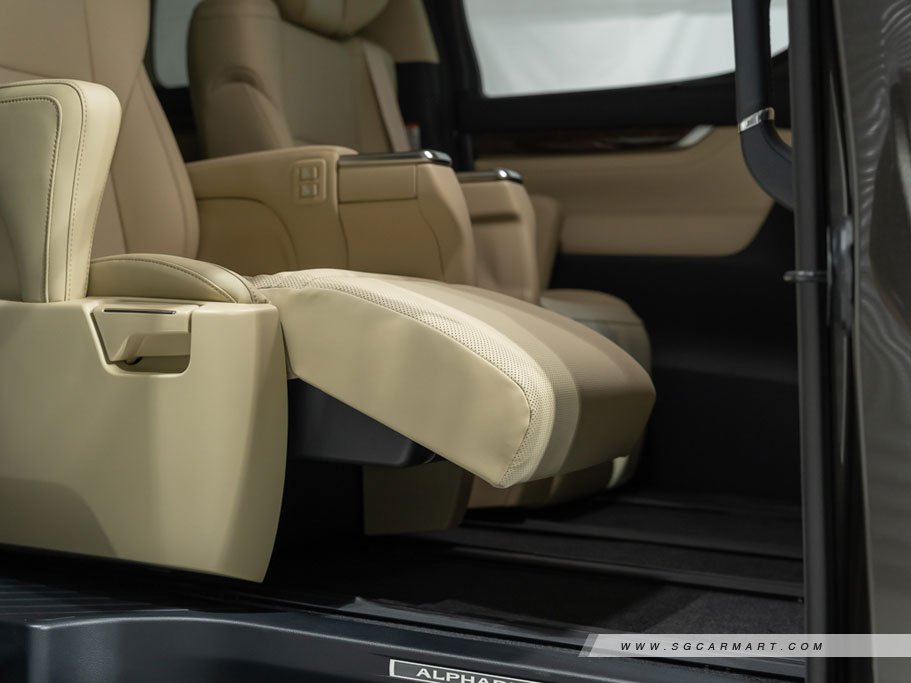 https://i.i-sgcm.com/new_cars/cars/11911/11911_g143