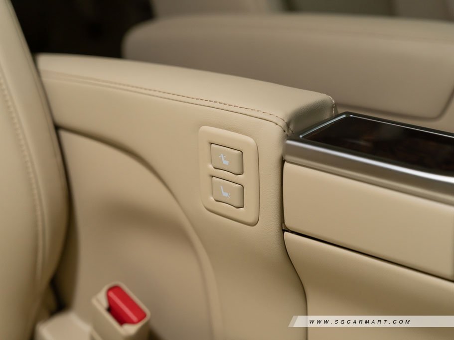 https://i.i-sgcm.com/new_cars/cars/11911/11911_g144