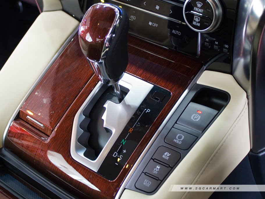 https://i.i-sgcm.com/new_cars/cars/11911/11911_g17