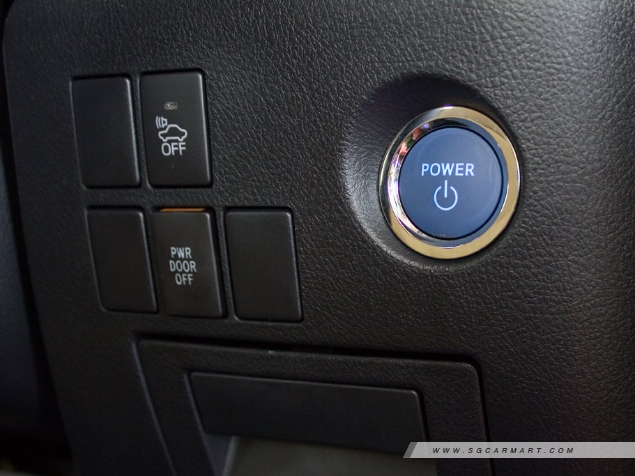 https://i.i-sgcm.com/new_cars/cars/11911/11911_g19