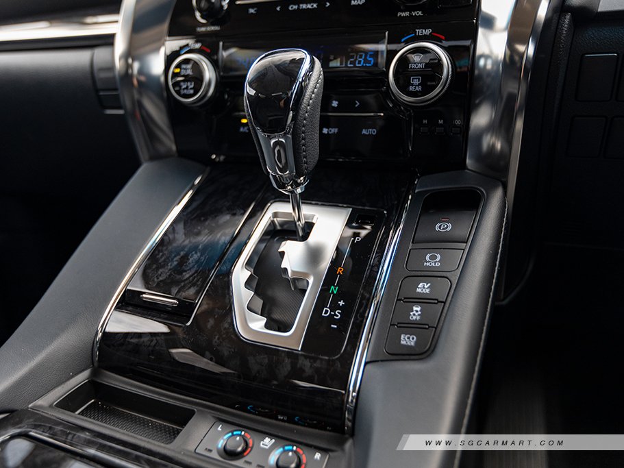Toyota Alphard Hybrid 2020 2.5 SR C-Package 7-Seater 40