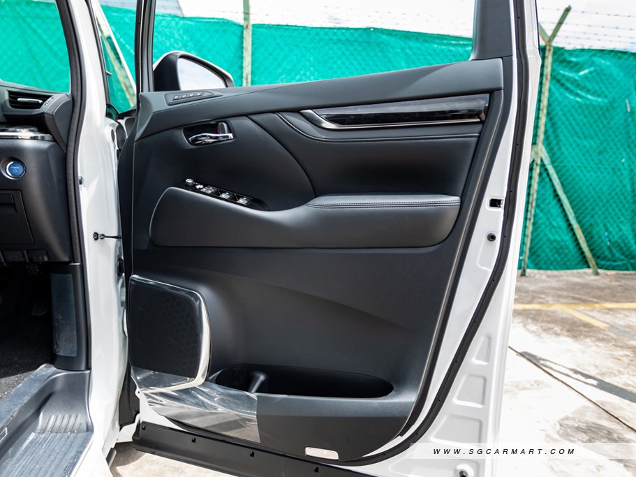 Toyota Alphard Hybrid 2020 2.5 SR C-Package 7-Seater 44