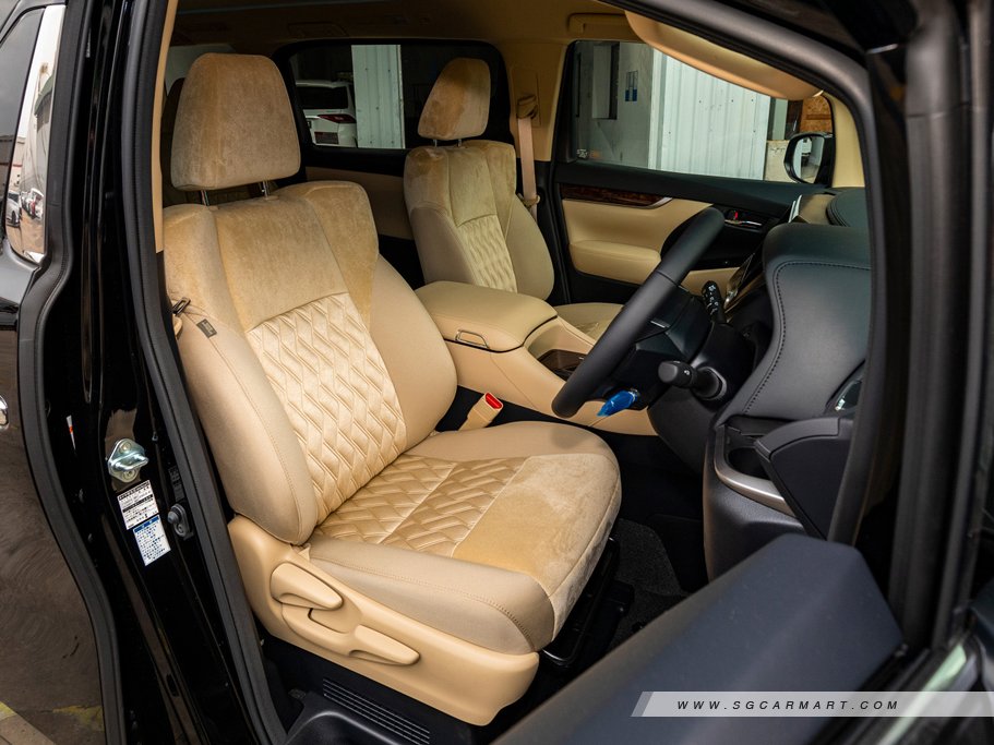 Toyota Alphard Hybrid 2020 2.5 X 7-Seater 73