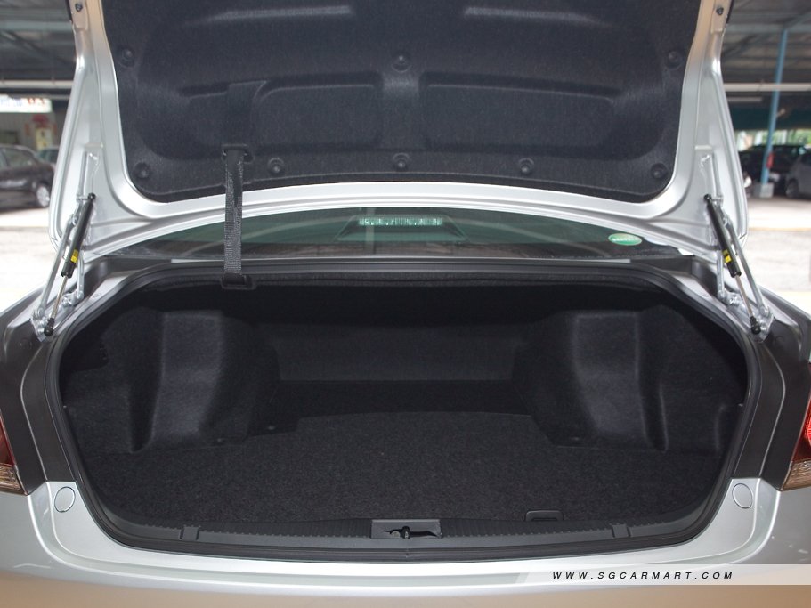 https://i.i-sgcm.com/new_cars/cars/11919/11919_g24