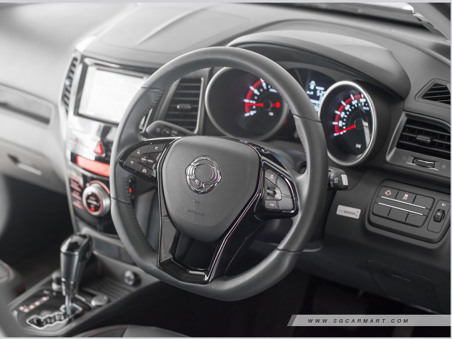 https://i.i-sgcm.com/new_cars/cars/11927/11927_g22