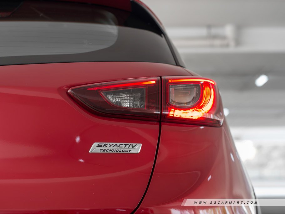 https://i.i-sgcm.com/new_cars/cars/11930/11930_g21
