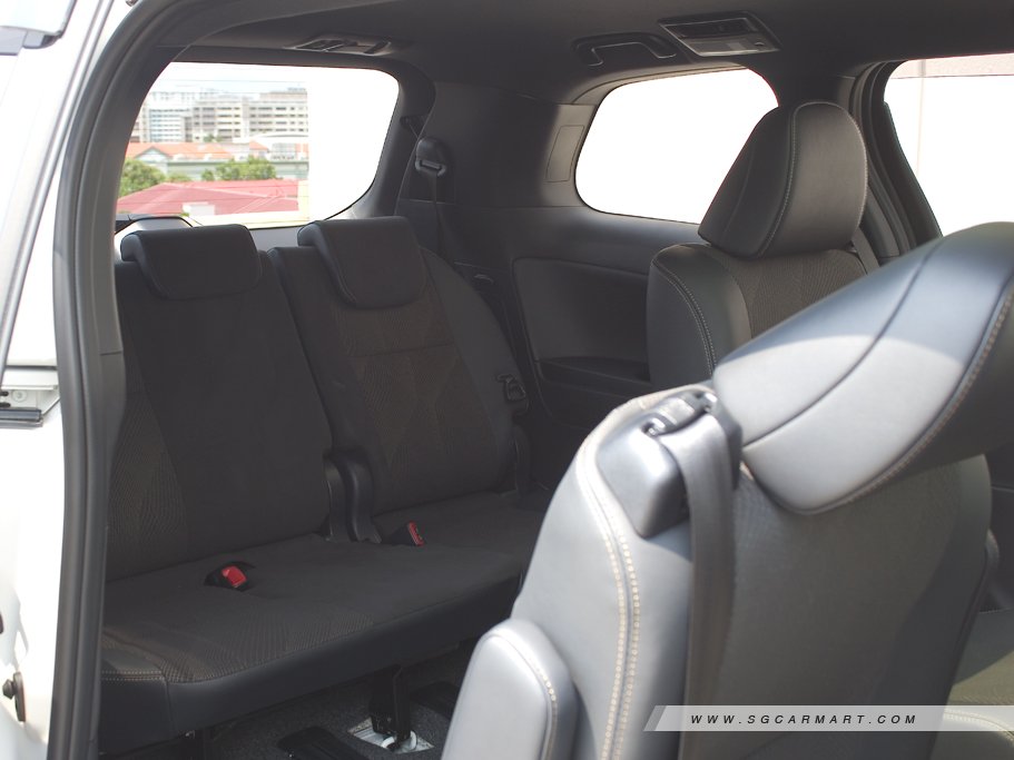https://i.i-sgcm.com/new_cars/cars/11940/11940_g12