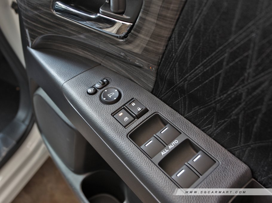 https://i.i-sgcm.com/new_cars/cars/11941/11941_g20