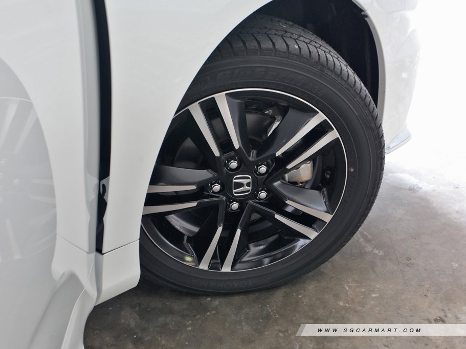 https://i.i-sgcm.com/new_cars/cars/11941/11941_g5