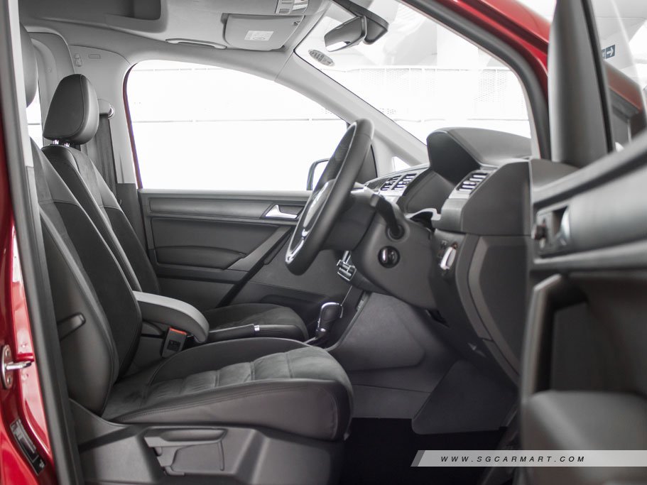 https://i.i-sgcm.com/new_cars/cars/11943/11943_g26