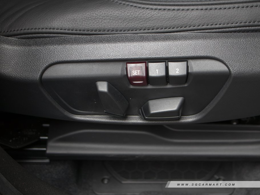 https://i.i-sgcm.com/new_cars/cars/11944/11944_g23