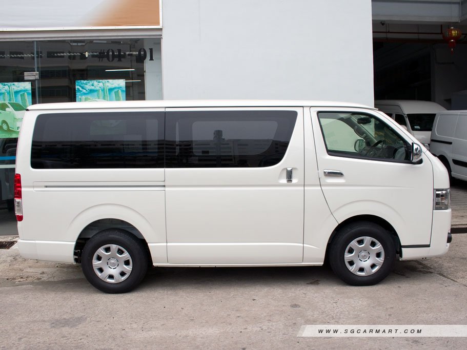 https://i.i-sgcm.com/new_cars/cars/11952/11952_g2