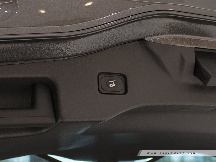 https://i.i-sgcm.com/new_cars/cars/11956/11956_g42