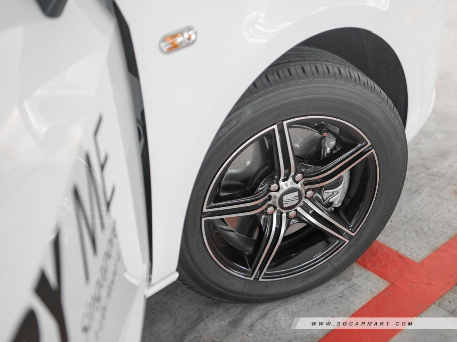 https://i.i-sgcm.com/new_cars/cars/11962/11962_g26