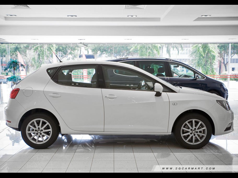 https://i.i-sgcm.com/new_cars/cars/11962/11962_g2