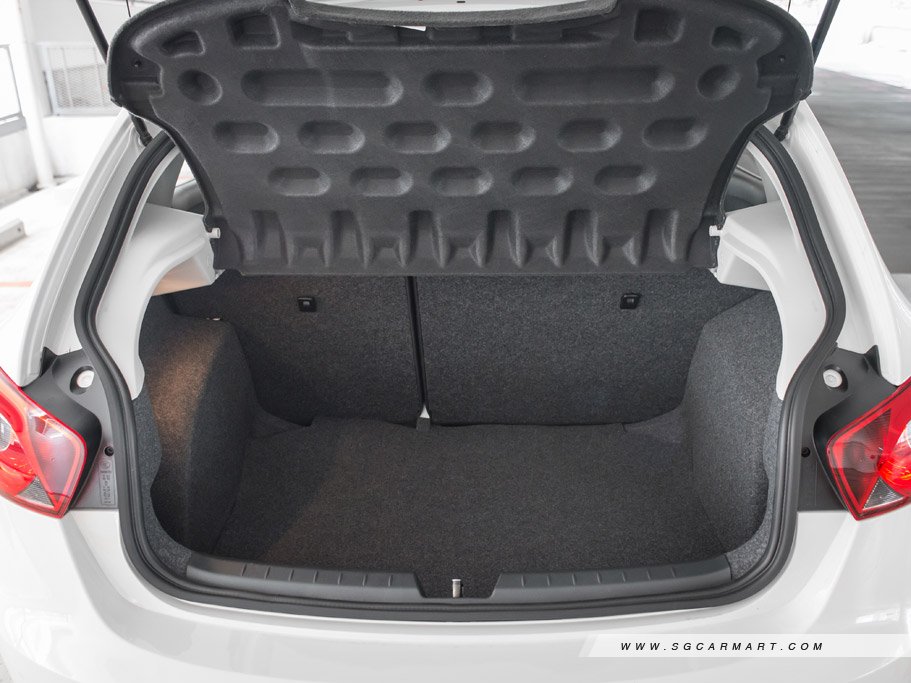 https://i.i-sgcm.com/new_cars/cars/11962/11962_g37