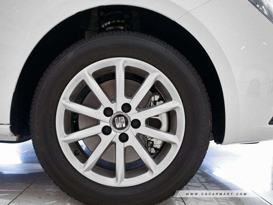 https://i.i-sgcm.com/new_cars/cars/11962/11962_g7