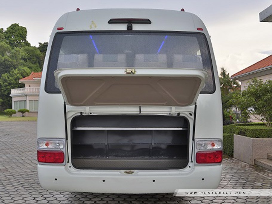 https://i.i-sgcm.com/new_cars/cars/11969/11969_g10