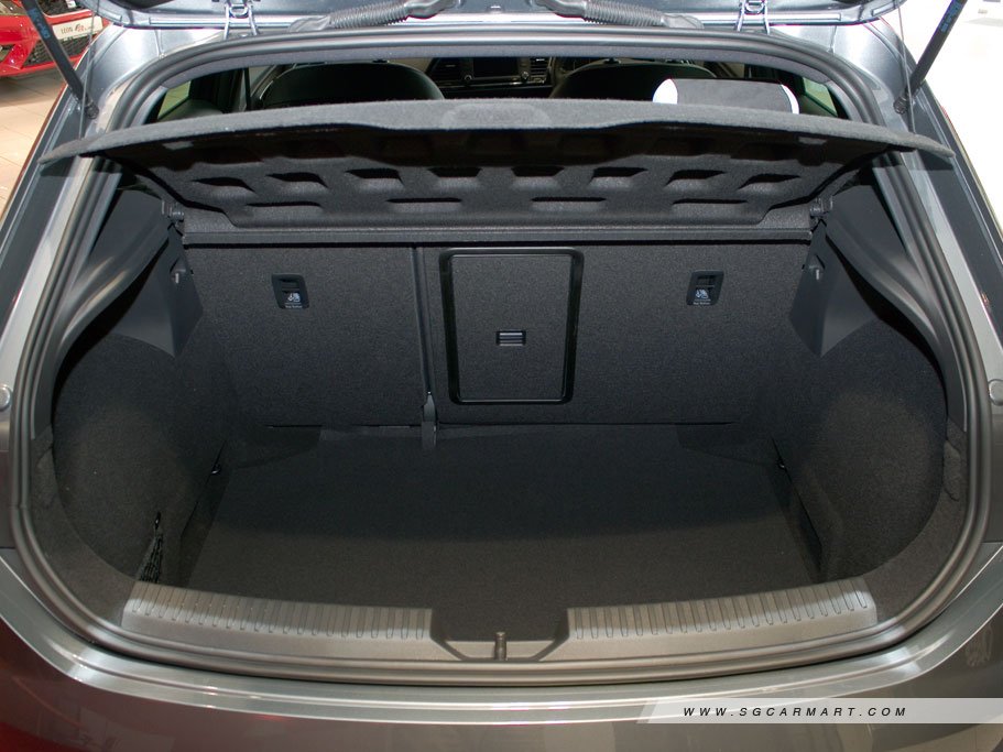 https://i.i-sgcm.com/new_cars/cars/11975/11975_g22