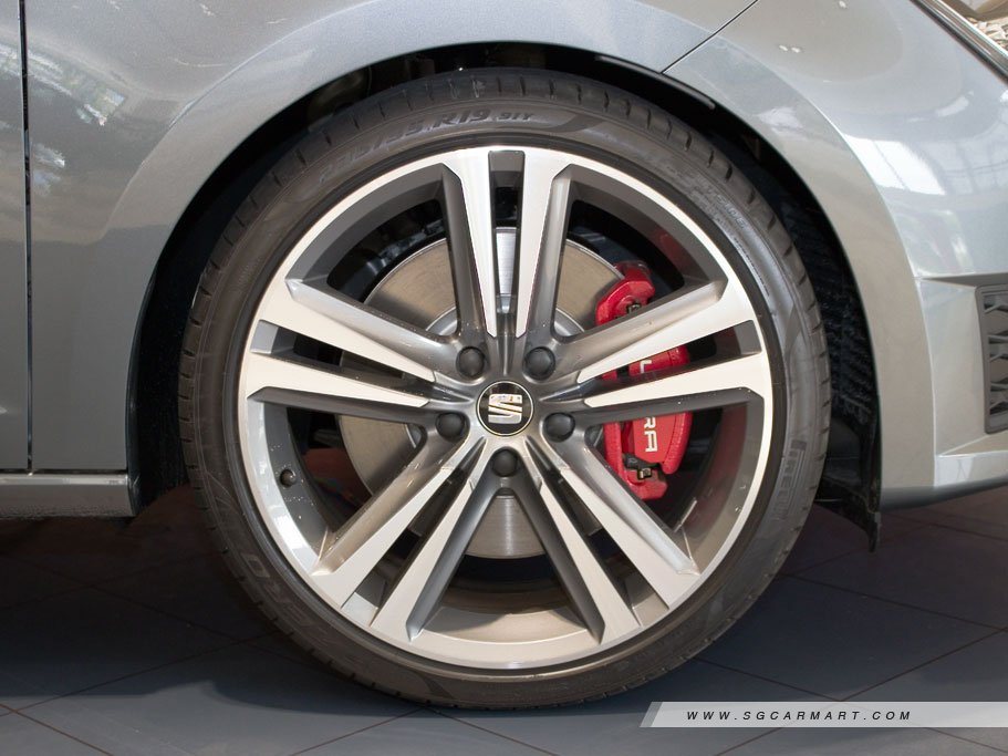 https://i.i-sgcm.com/new_cars/cars/11975/11975_g6